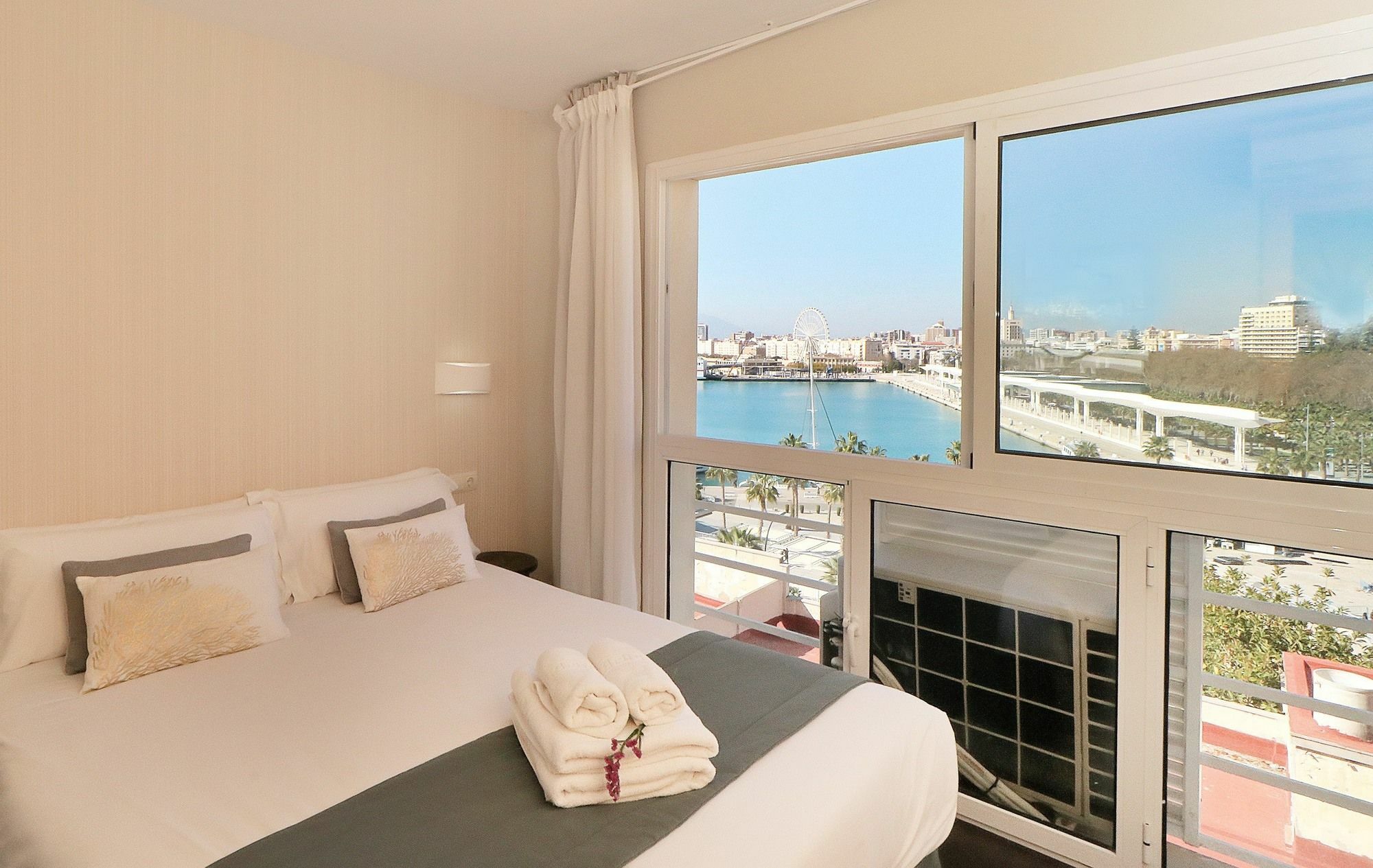 Apartamentos Malagueta Urban Beach Malaga Ngoại thất bức ảnh
