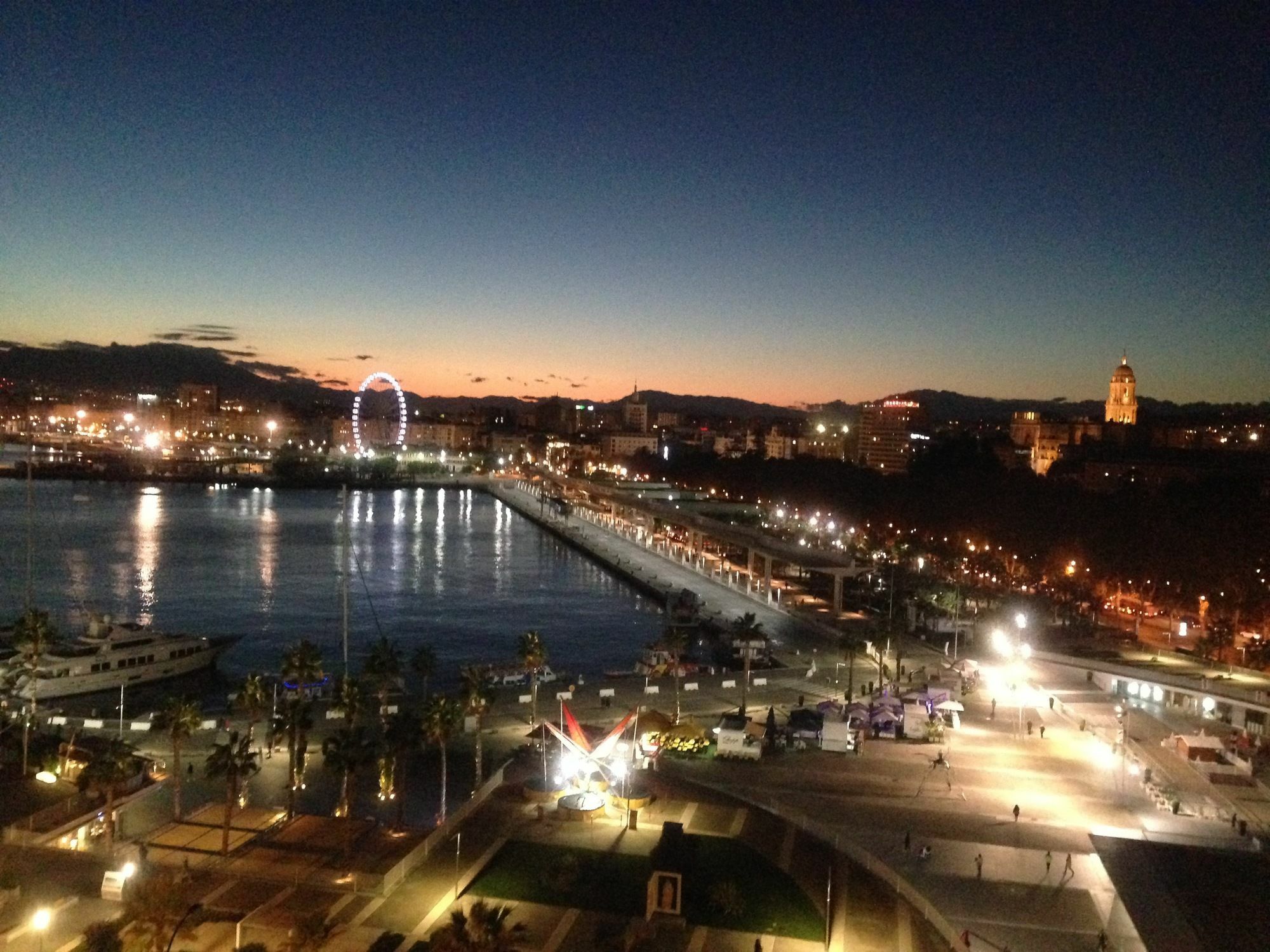 Apartamentos Malagueta Urban Beach Malaga Ngoại thất bức ảnh