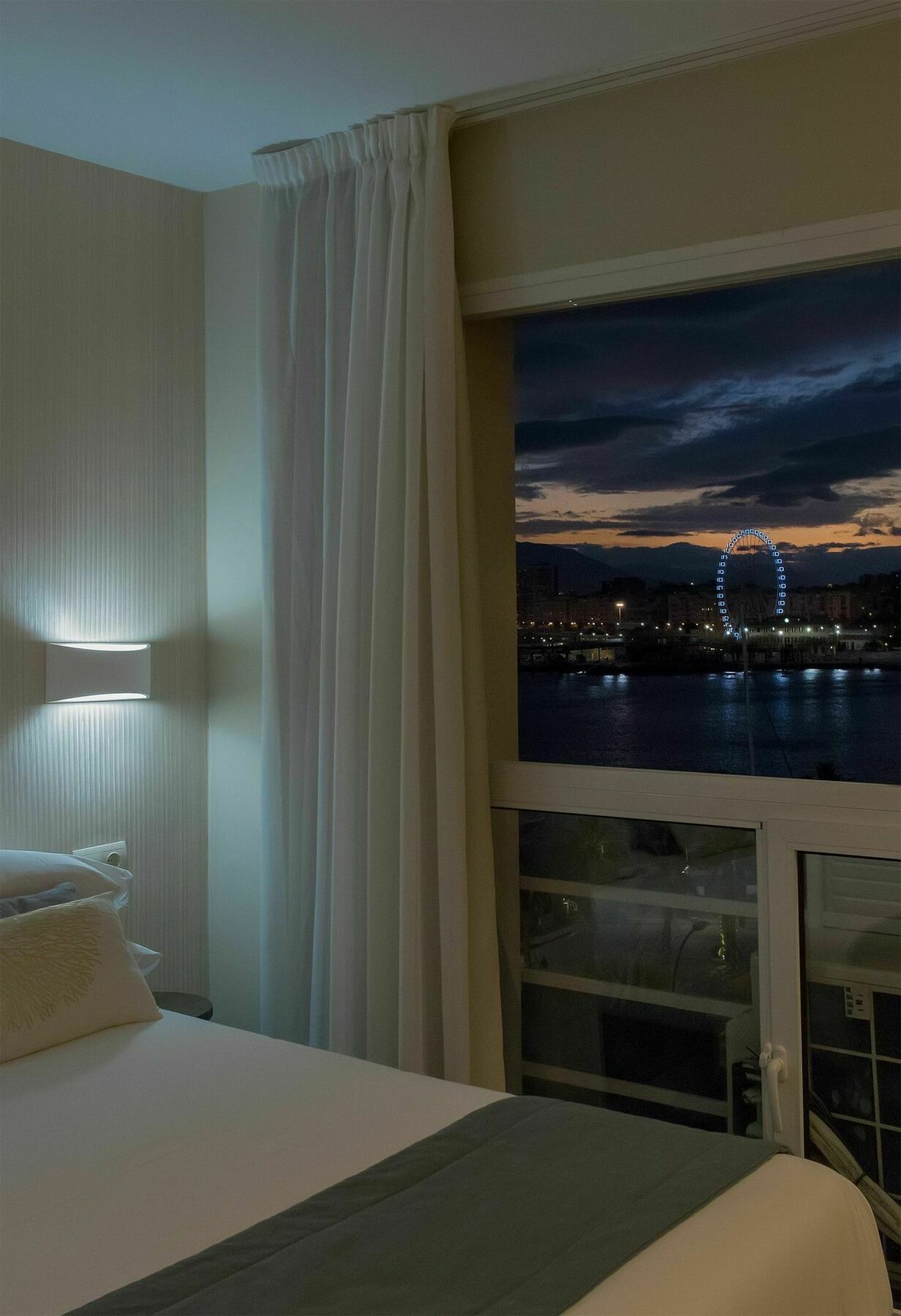 Apartamentos Malagueta Urban Beach Malaga Ngoại thất bức ảnh